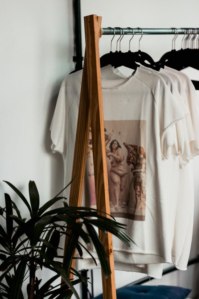 Ini Dia Keunikan Kaos Polos Katun Combed