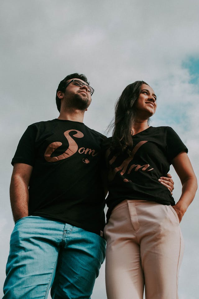 Personalisasikan Kaos Couple Bersama Pasangan Dengan Sablon DTF