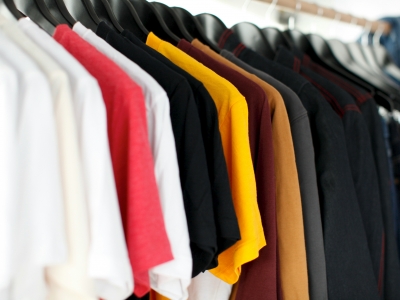 Kaos Polos berkualitas jika memilki ciri sebagai berikut