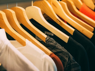 Pilihlah Bahan Baju Kaos Polos Yang Nyaman Untuk Dipakai