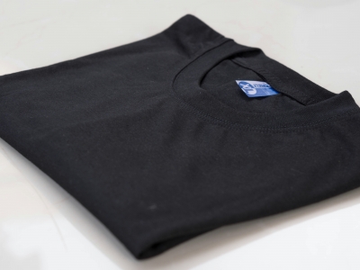 Kaos Polos Murah dan Trendy Pilihan Fashion Hemat untuk Tampil Stylish